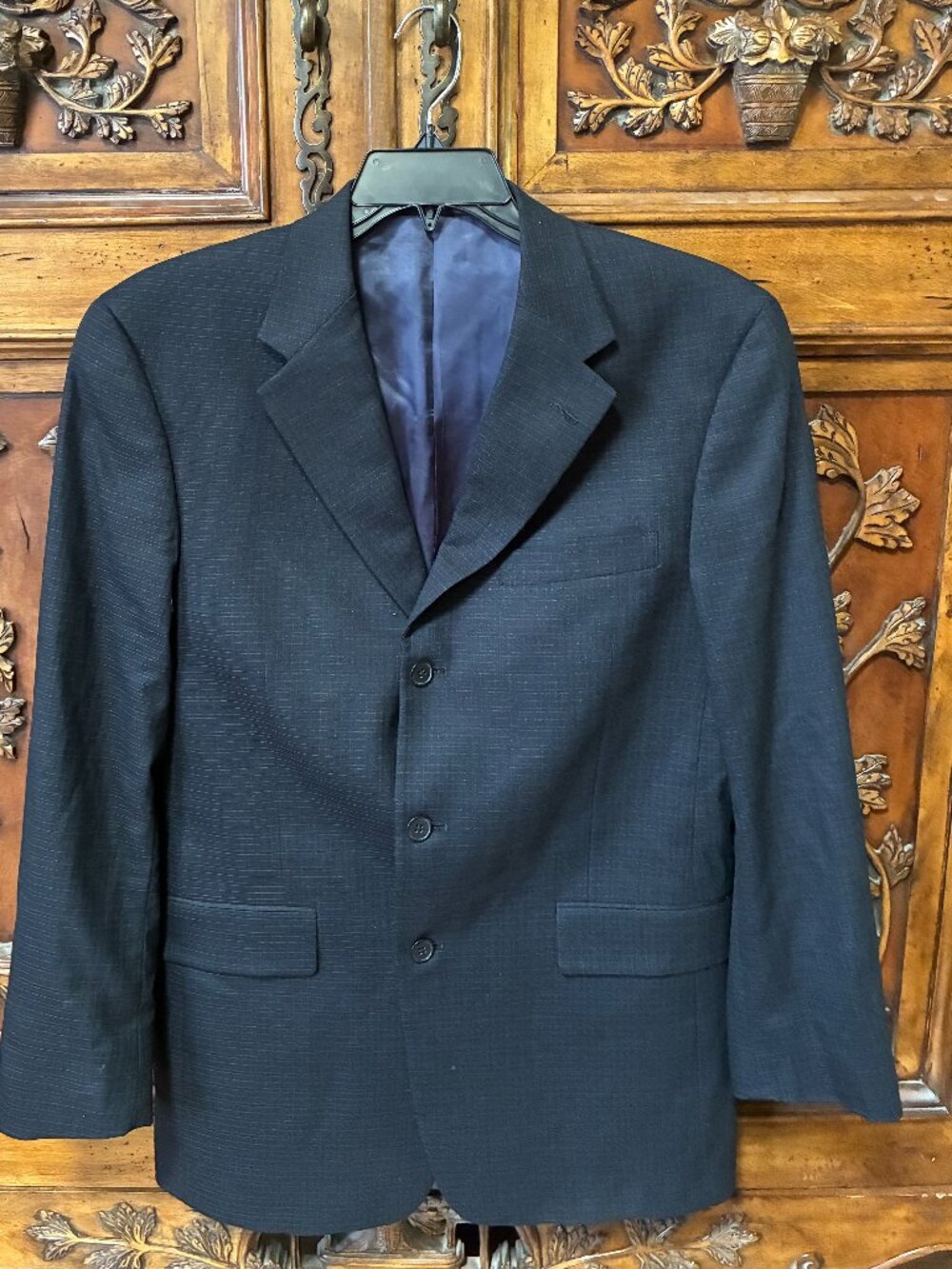 Austin Reed Three Button Plaid Blazer Suit Coat Gray Blue Size 42R. Gray jacket